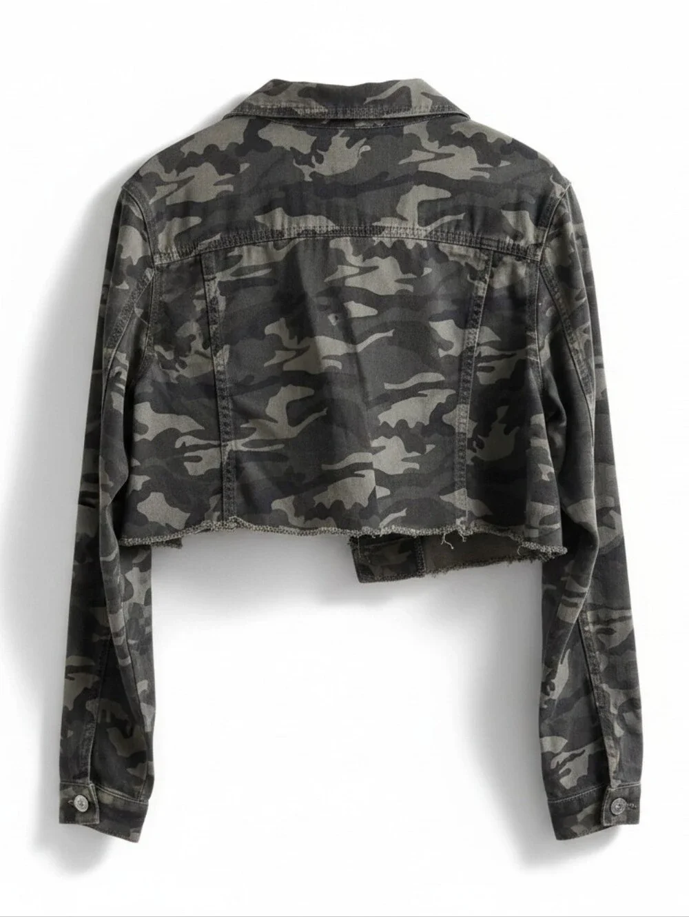Shein Curve Women's 2XL Camouflage Jacket Green Cropped Front Frayed Distressed.